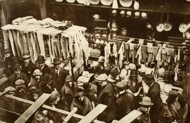 Berwick Street Market, Soho, an einem Samstag, aus Wunderbares London, veröffentlicht 1926-27